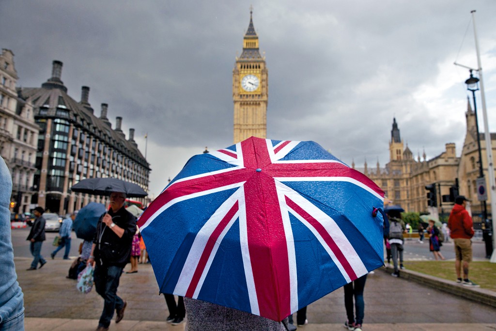 英国移民｜施纪贤公布收紧移民措施要求较高英语水平及延长居留期至10年| 星岛加拿大都市网多伦多