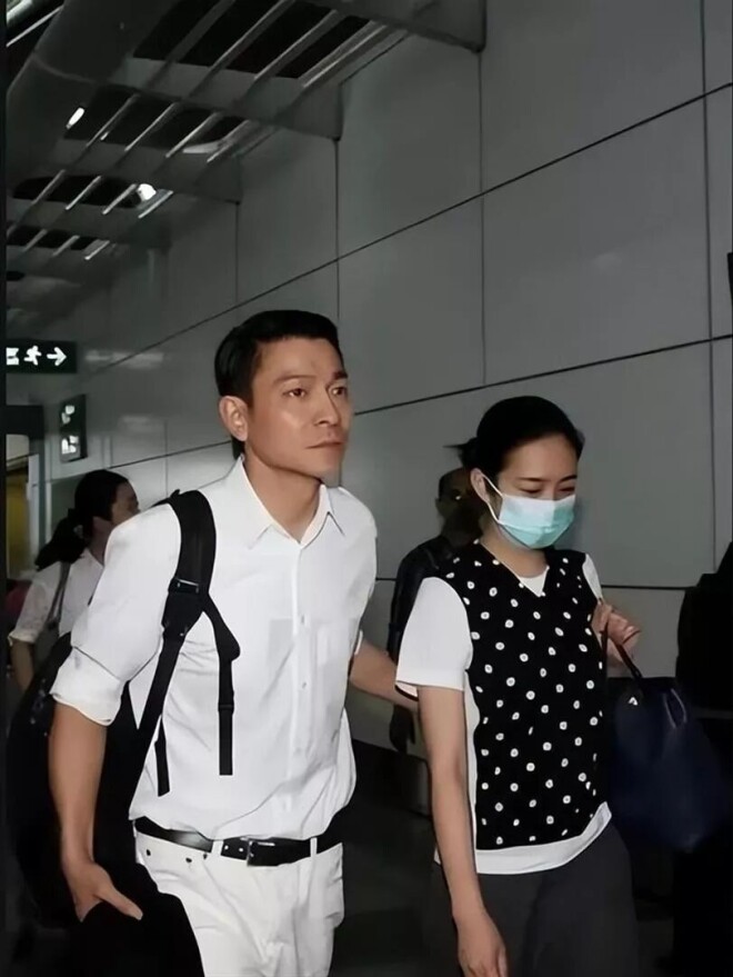 刘德华以为和朱丽蒨恩爱18年够幸运了 没想到（配图8）