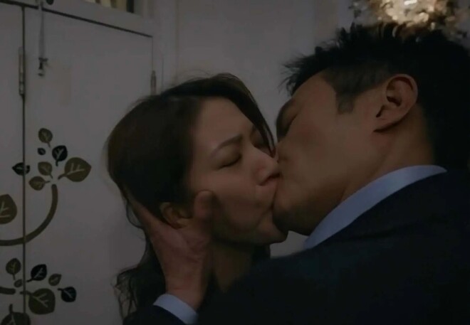 TVB知名女星新剧演激情戏 吻到嘴唇变形（配图1）