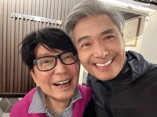 71岁周润发同框68岁苗侨伟 熟男魅力依旧藏不住（配图5）