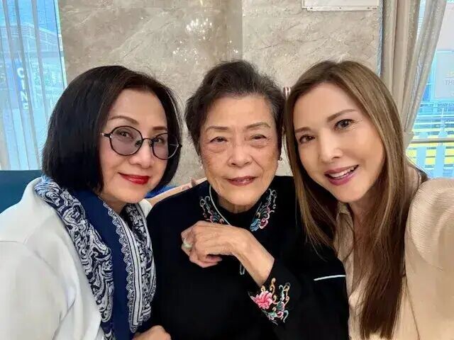 秦沛与元华高雄温哥华聚会 多位老戏骨近照曝光（配图7）