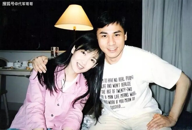 64岁歌手黄凯芹终身未婚却隐育两子 移居加拿大（配图1）