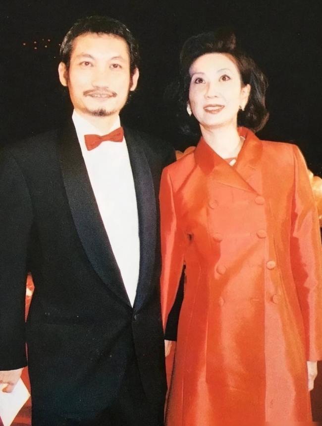 苦了原配：港圈三大佬喊丁克，晚年全都偷当爹