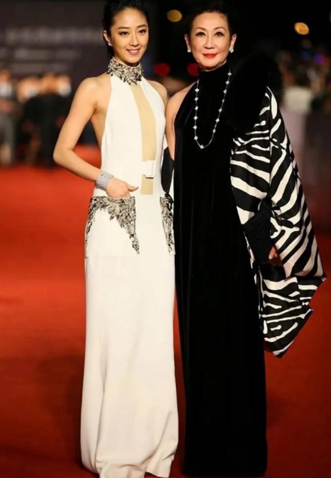 一头短发写尽飒美风骨，难怪林青霞都自叹不如