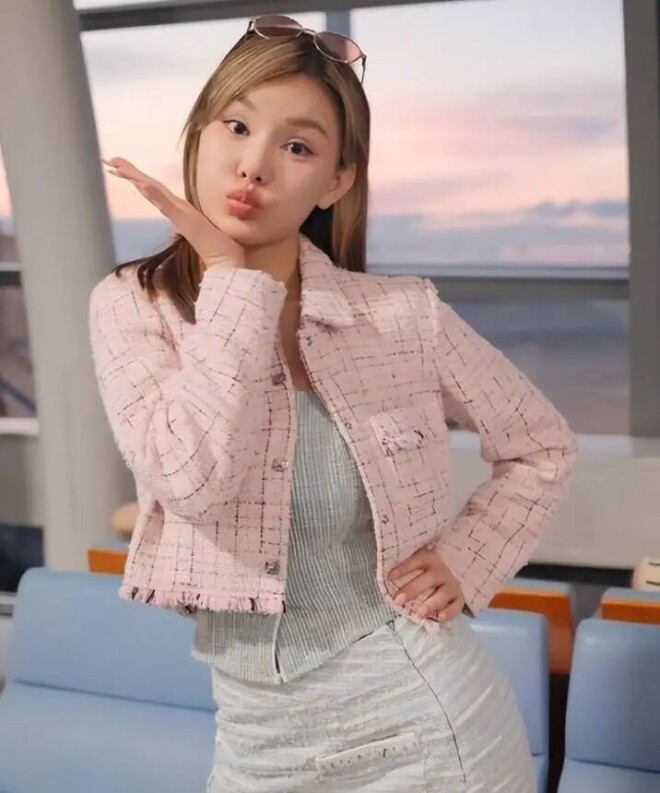 67岁香港富商与网红婚外情九年 女方五年生四胎（配图26）