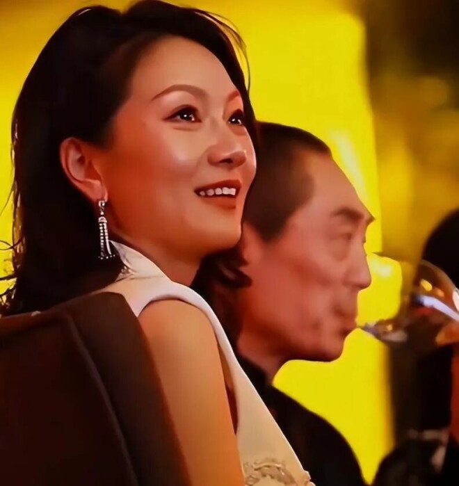 76岁张艺谋尽显老态 44岁陈婷布局后路（配图11）