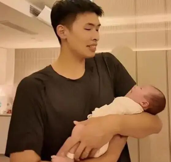 原来他是水均益女婿 与老婆清华结缘相差七岁（配图26）