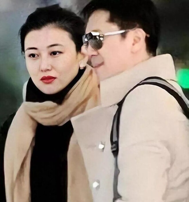蔡国庆8岁儿子走秀 圈外老婆罕露面好优雅（配图14）