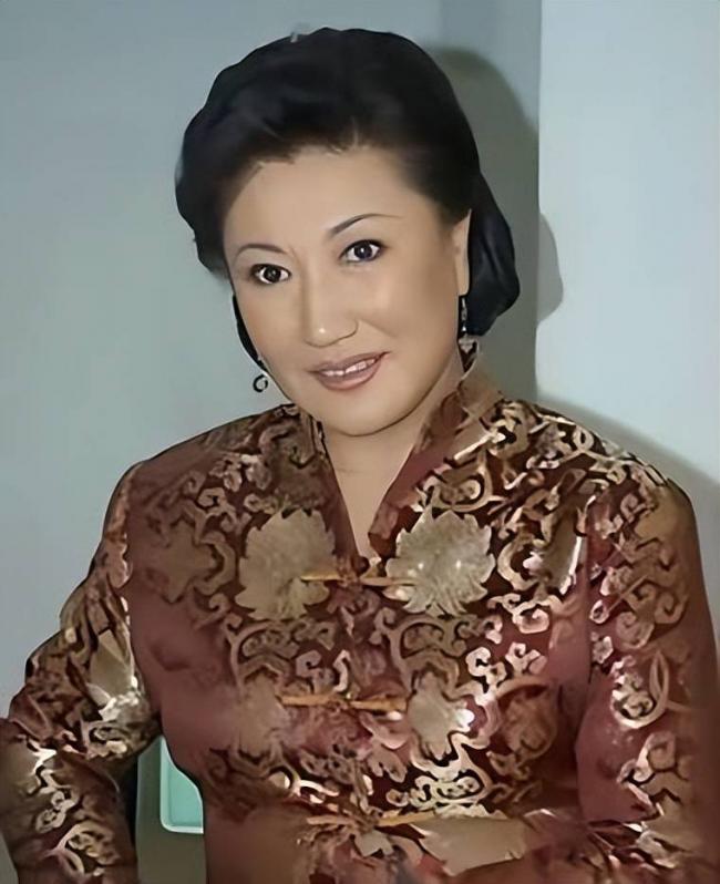 高秀敏女儿被骂败光巨额遗产，20年后她怎样了