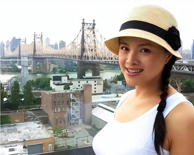 56岁依旧风韵犹存 离婚后与外国富豪 9 天闪婚（配图11）