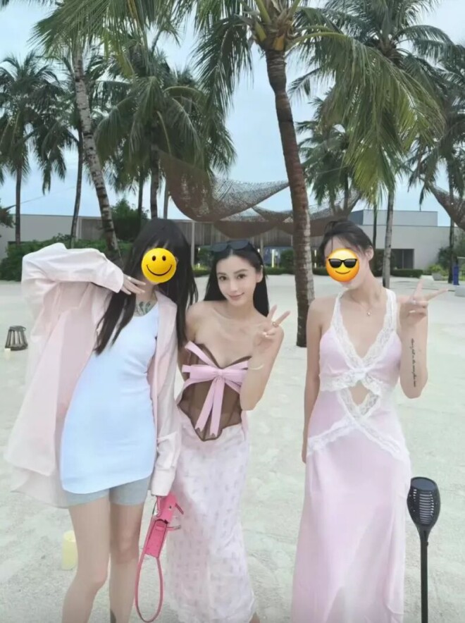 Angelababy度假照曝光 学霸弟弟罕同框（配图2）