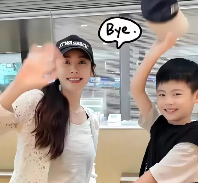45岁于晓光近况曝光 娶美女秋瓷炫生下一子（配图2）