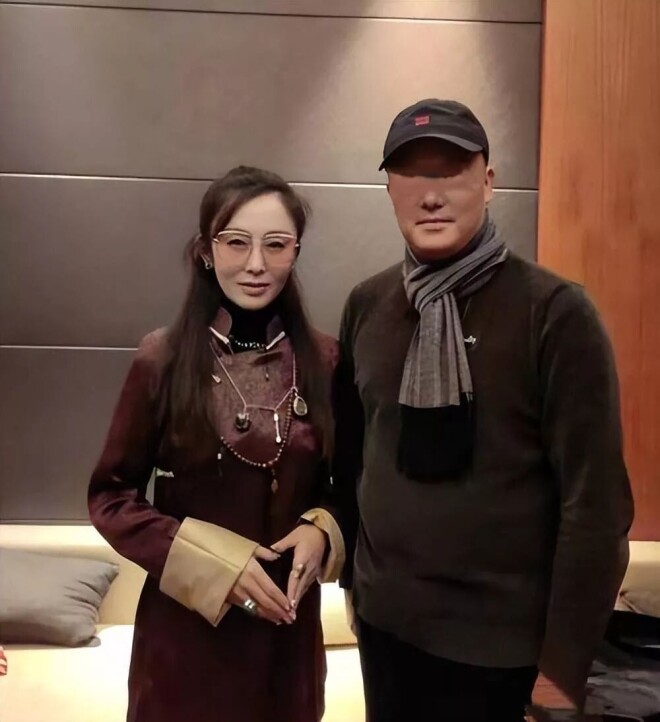 张敏现身上海：在泰国买别墅 和小10岁男友相伴（配图6）