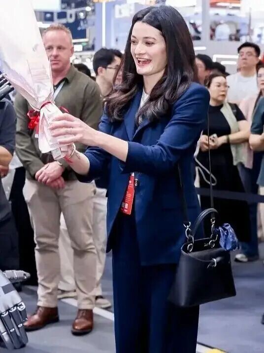 黄仁勋女儿低调结婚 老公竟是“男版谷爱凌”？（配图19）