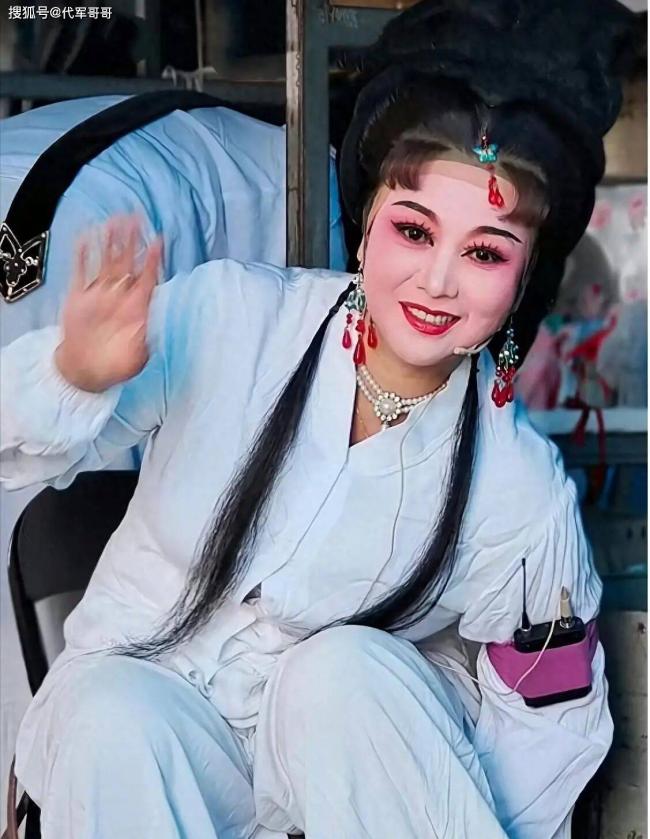半夜在河边洗衣 中国女演员不幸溺亡
