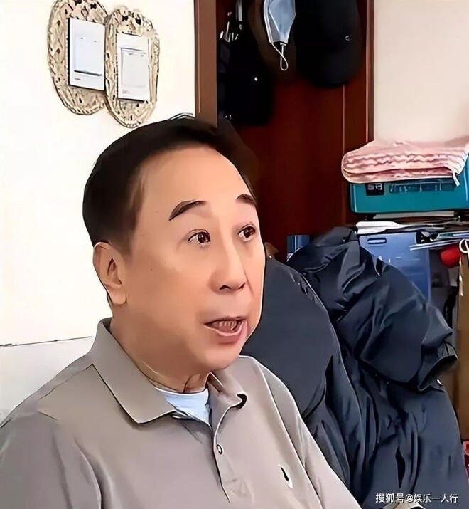 冯巩现状：居北京老旧小户型 68岁面容显老态（配图6）