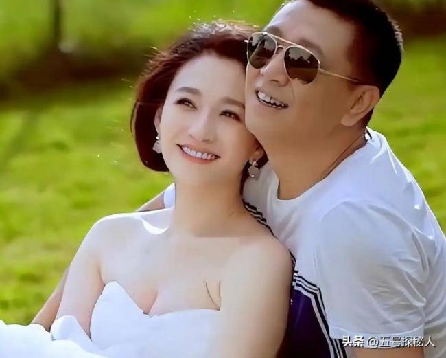 吃梅婷软饭 出轨李小冉遭断手断脚 他如今怎样了