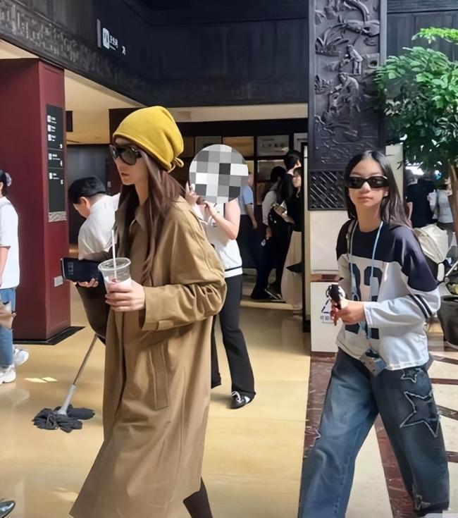 乌镇这一夜，黄磊大女儿惊艳，全场瞩目