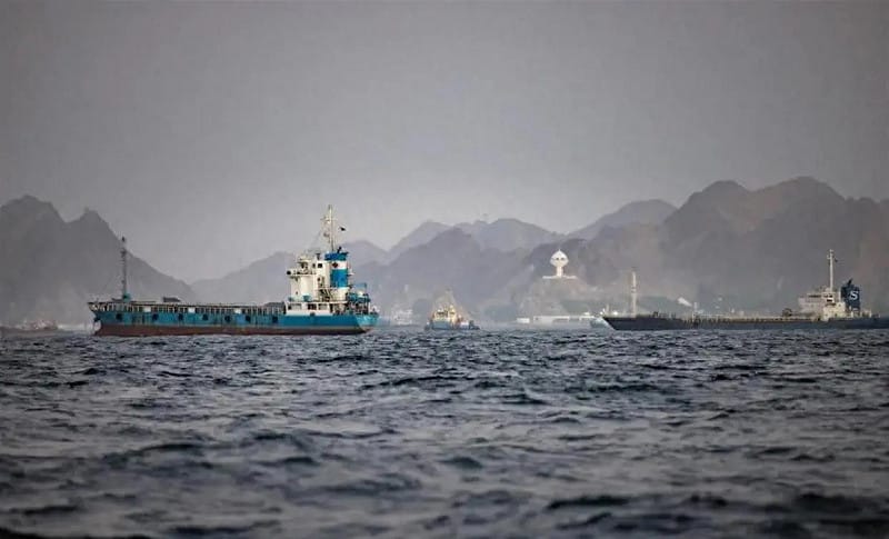 美军声称将在霍尔木兹海峡部署大量军力，以确保船只能够顺利通行。 图：翻摄自搜狐