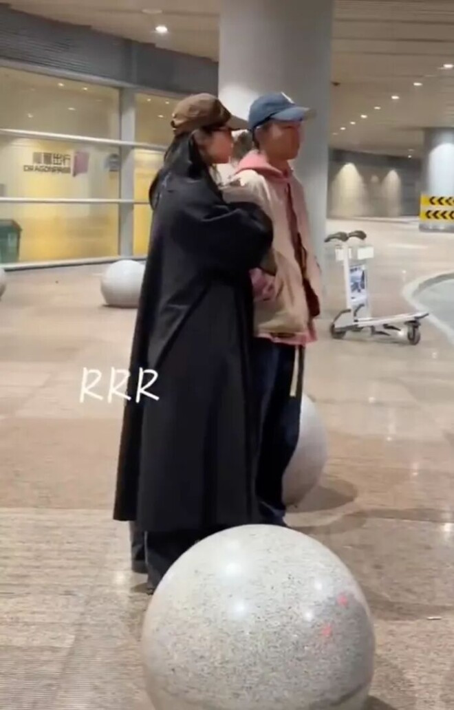 白百何与儿子牵手被误认新恋情 元宝身材壮硕（配图3）