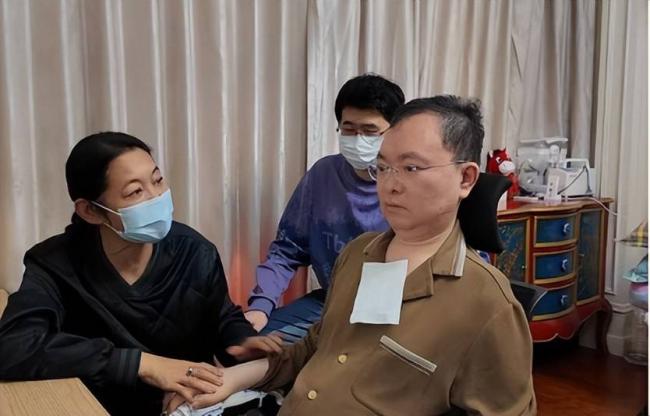 倪萍痛失两位“至亲”，还得为儿子操心
