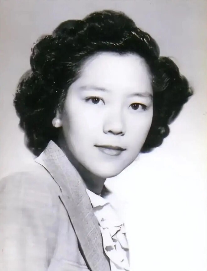 艺术家彭玉曾照顾瘫痪丈夫8年 67岁再婚嫁前姐夫（配图1）