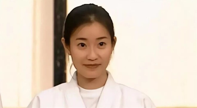 她宁愿单身也不接受谢霆锋 转身嫁豪门生4娃（配图1）