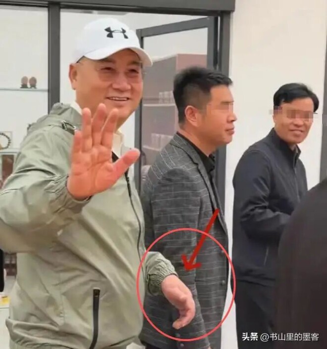 难怪放弃遗产！陈丽华去世半年 迟重瑞现状曝光（配图16）