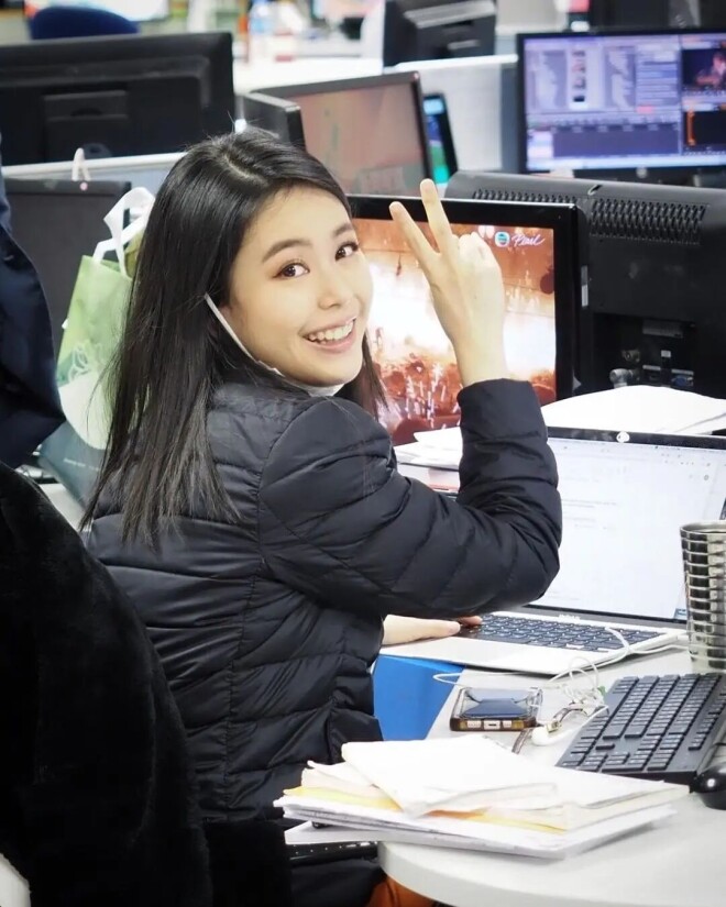 TVB女主播报港姐赛果意外抢镜 被赞比冠军还靓（配图5）