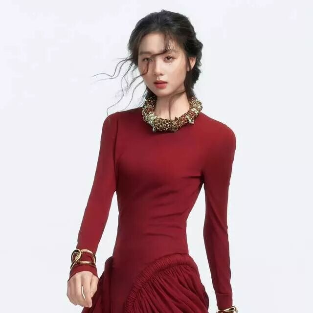 黄多多顶配开局奢牌压宝登vogue 顶级美貌加持（配图6）
