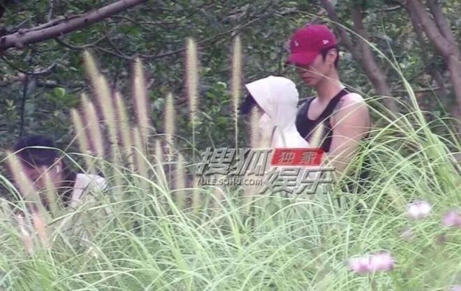 李小璐疑似新男友曝光 被拍到与嘻哈歌手逛公园（配图3）