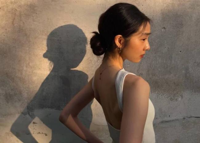 乌镇这一夜，黄磊大女儿惊艳，全场瞩目
