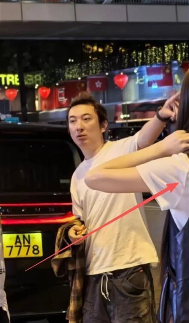 王思聪带女友香港偶遇 头秃脸蜡黄大劳抢镜（配图6）