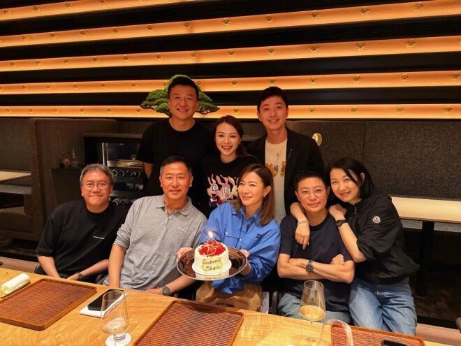香港知名女歌手传秘婚近一年 嫁足球队班主（配图2）