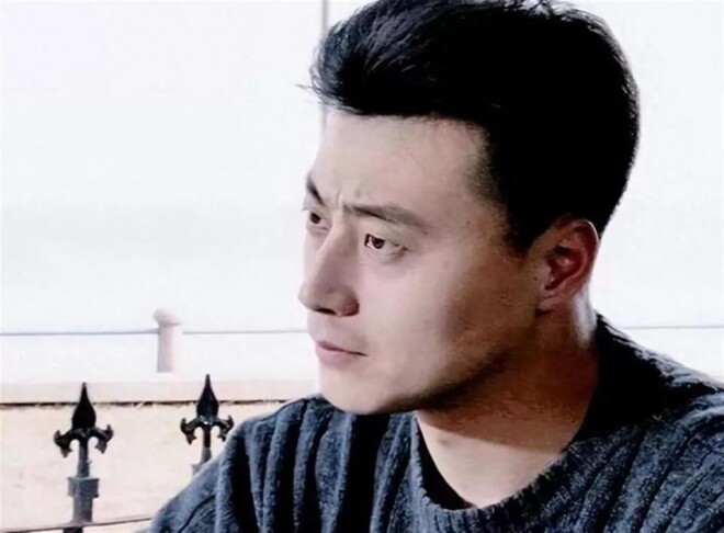 她陪我住地下室7年什么都没有 成名后哪敢抛弃？（配图1）