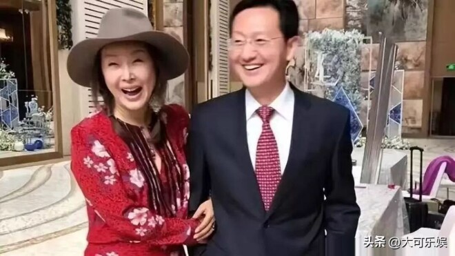 33岁嫁10亿富豪 生了冠军儿子如今成人生赢家（配图17）