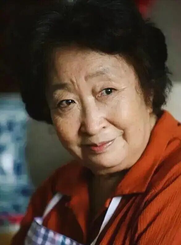 艺术家彭玉曾照顾瘫痪丈夫8年 67岁再婚嫁前姐夫（配图6）