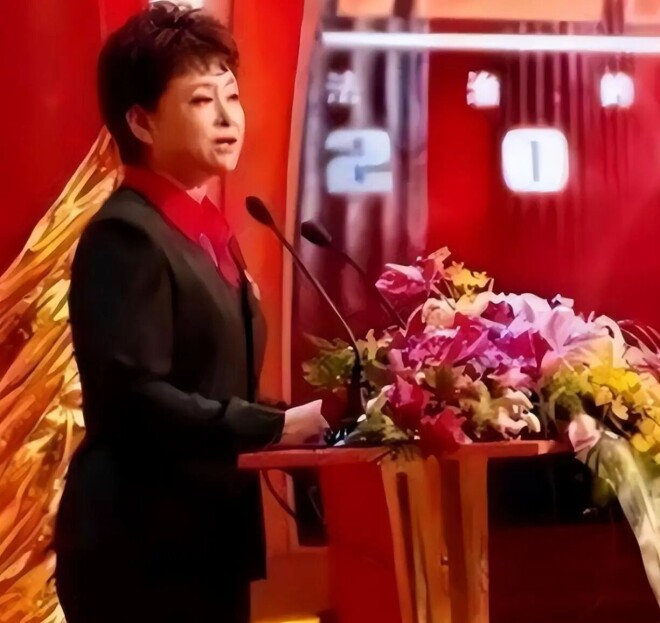 原来她早已去世 退休5个月在美国儿子家中离世（配图12）
