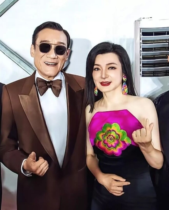 她比刘晓庆还美58岁依旧单身 如今带着母亲生活（配图4）