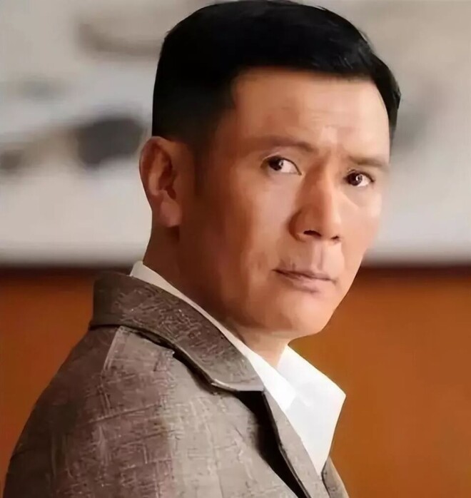 妻子嫌他穷离婚 41岁才走红（配图5）