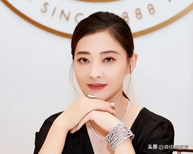 为娶小17岁的梅婷他抛下儿子与妻子离婚 如今（配图11）