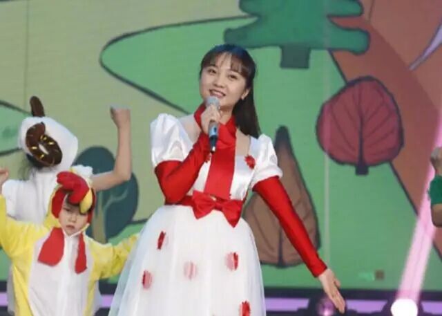 林妙可被偷走的18年 今26岁的她在圈内几乎透明（配图3）