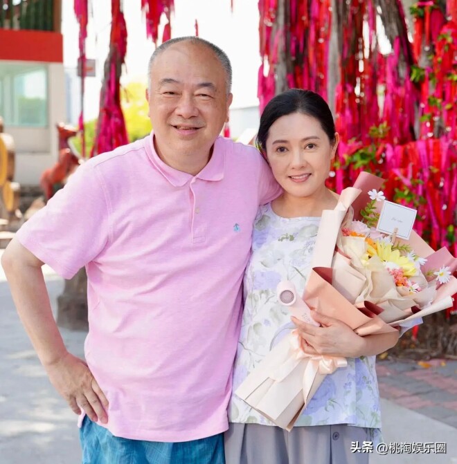 60岁李丽珍自曝单身10年 与前夫许愿近30年没见（配图2）