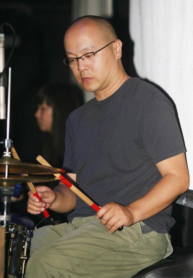 窦靖童妹妹被曝患精神疾病，20年和窦唯不见面