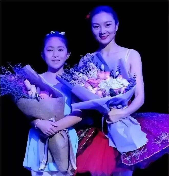 76岁张艺谋尽显老态 44岁陈婷布局后路（配图19）