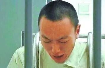 还记得当年喊我爸是李刚的李启铭吗？如今已出狱（配图1）