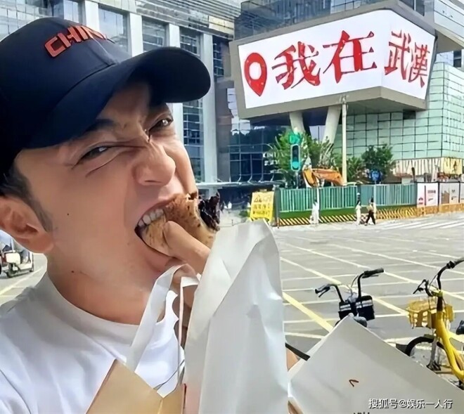 43岁独居北京的小尼 私下到底能有多壕（配图7）