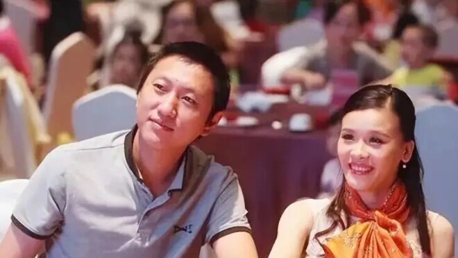 瘫痪28年桑兰：45岁仍白皙漂亮 嫁资产千万老公（配图1）