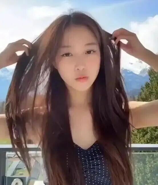 女大十八变：赵薇女儿近照曝光 又高又美（配图11）