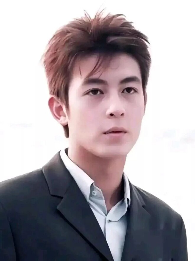 黄晓明陈冠希同框 仅差3岁却像两代人（配图7）